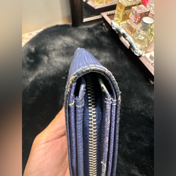 Louis Vuitton Tresor Wallet - Picture 8 of 17